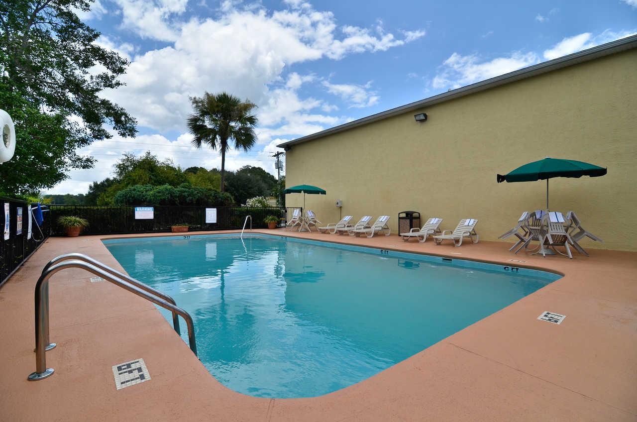 Quality Inn & Suites Live Oak I-10 Exit 283 Exterior photo